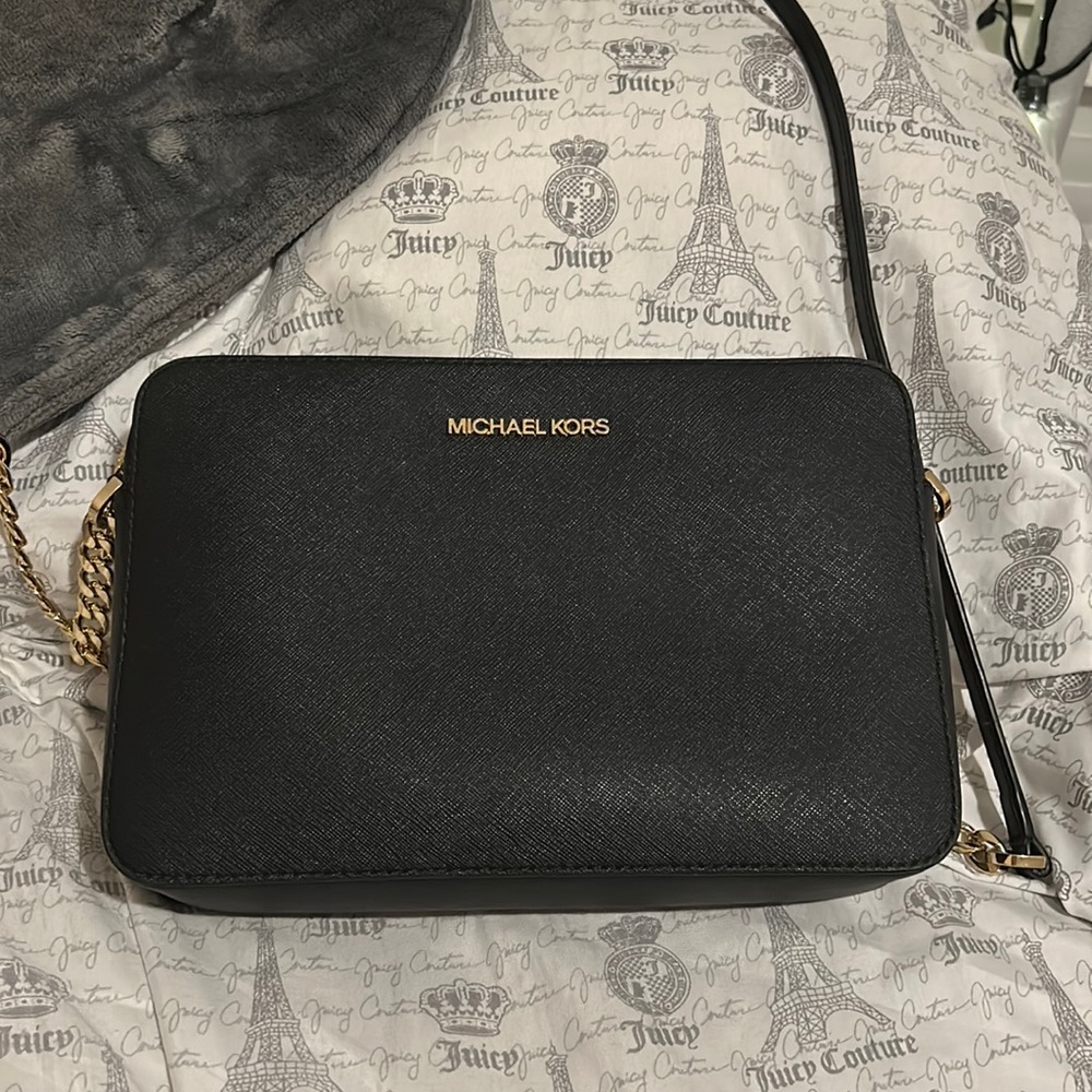 Michael kors crossbody bag